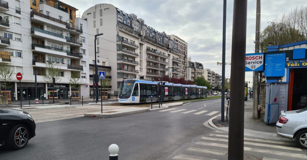 Tramway, Signalisation Lumineuse Tricolore, T9, Paris, Délais d'approche intelligent, Carrefours à feux, circulation,
priorité, transports urbains, transports en commun,  